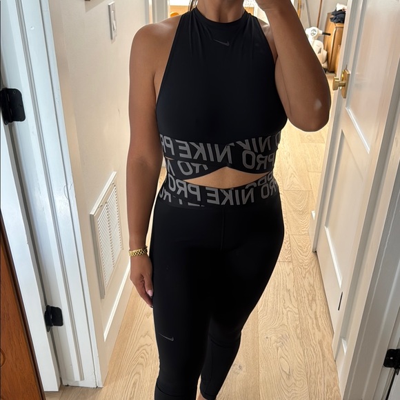 Nike Black and Gray Athletic Set - Picture 1 of 5